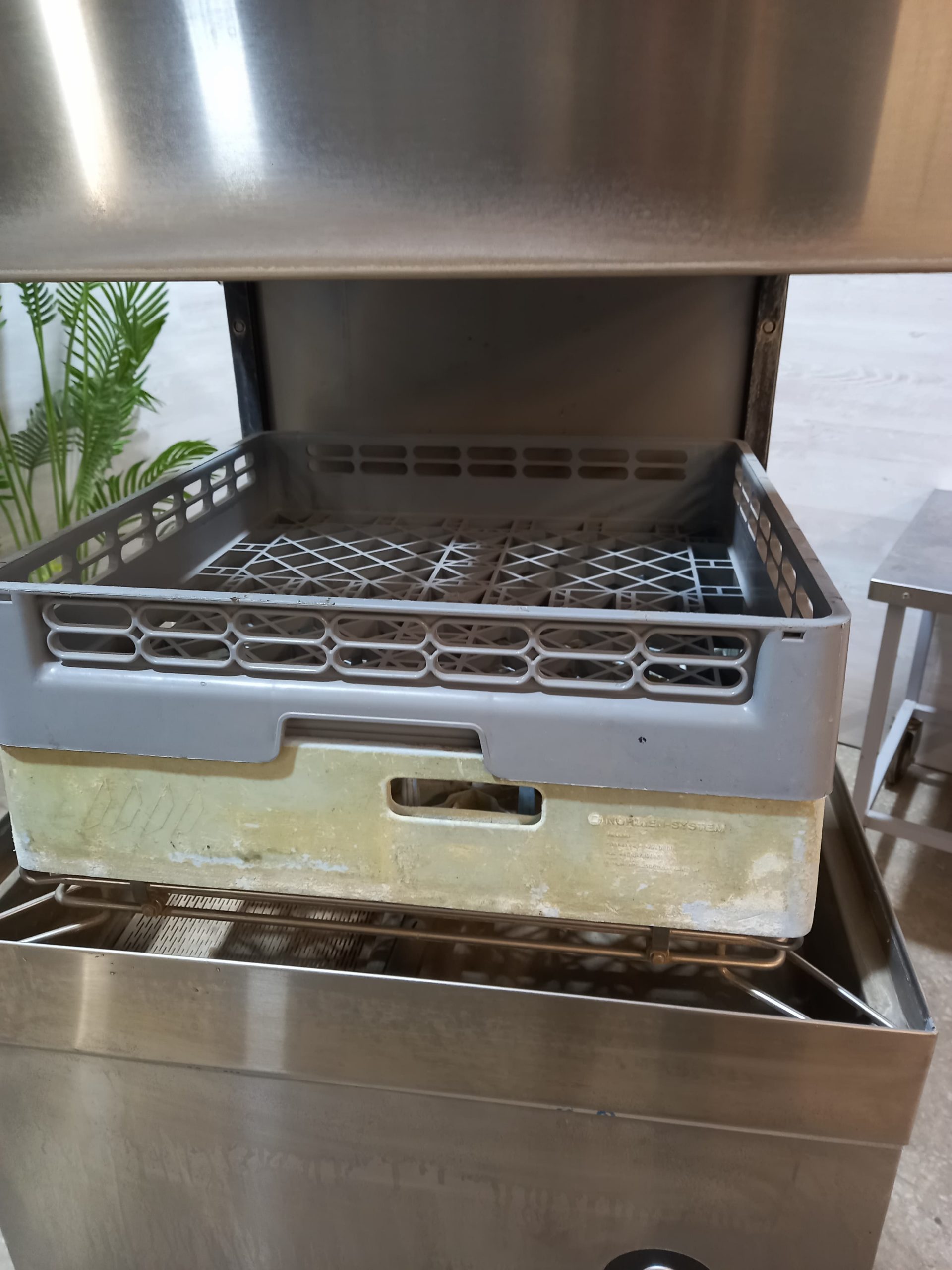 Посудомоечная машина Adler Eco 1000 PD б/у Посудомоечная машина Adler Eco 1000 PD б/у