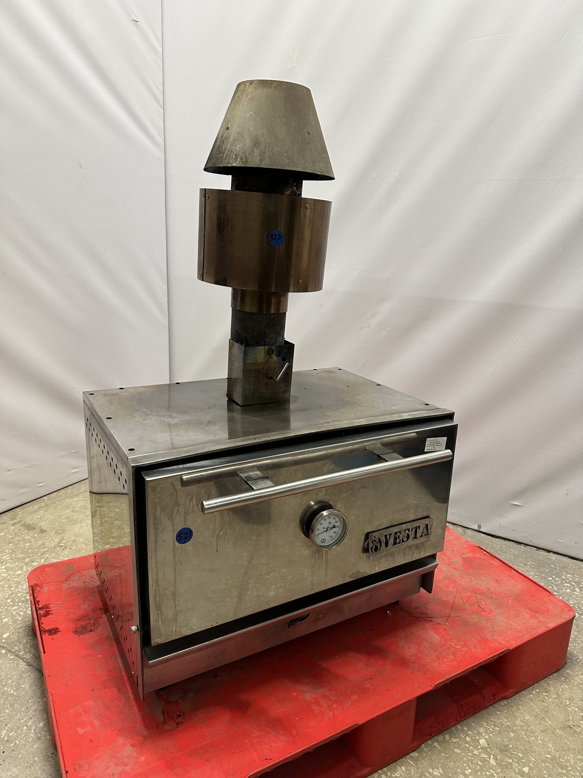 Печь-мангал Vesta 38+подставка 1000*600 c/б полка и решетка кголок краш б/у Печь-мангал Vesta 38+подставка 1000*600 c/б полка и решетка кголок краш б/у