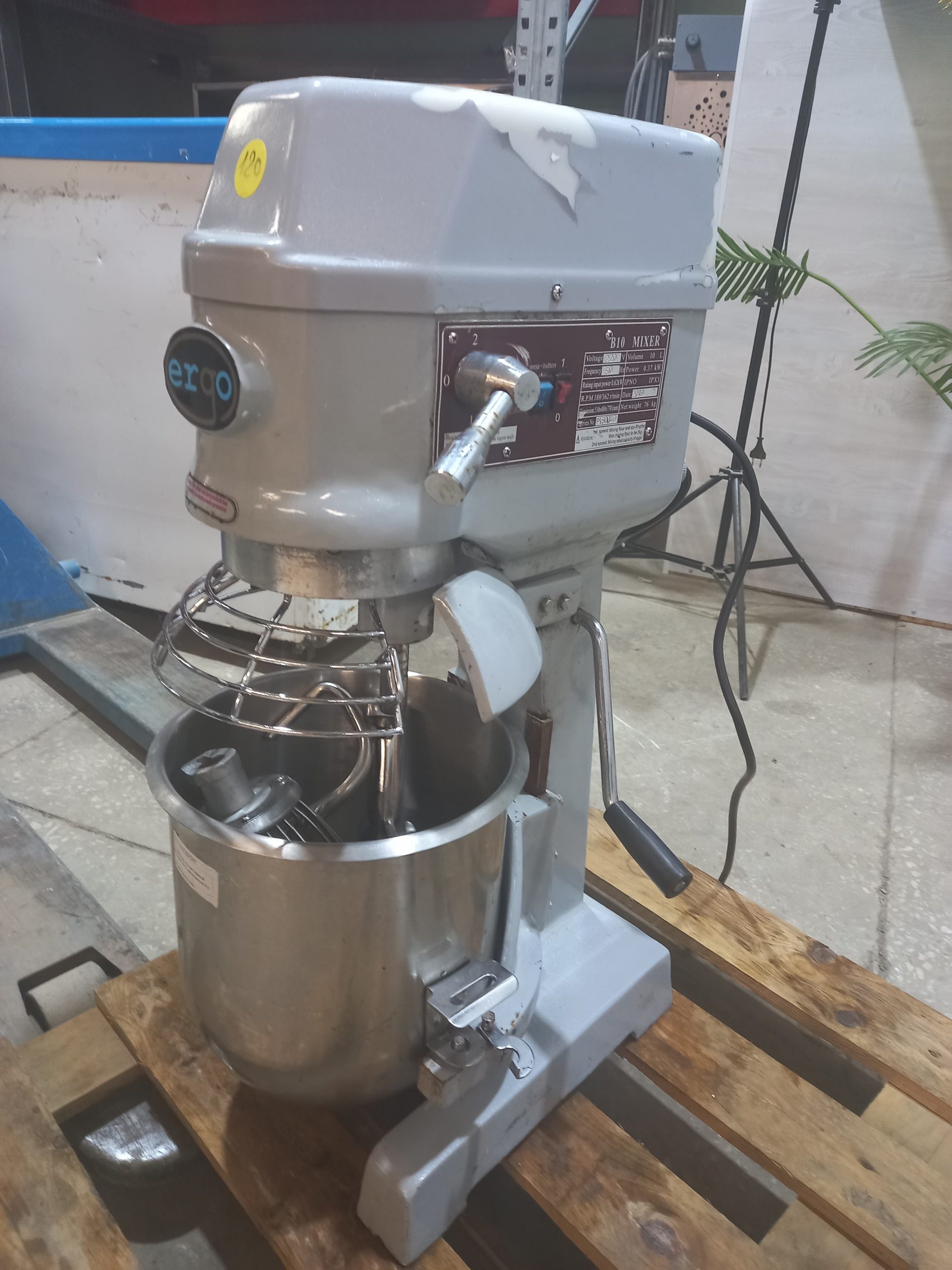 Миксер планетарный Hualian B10 напольный б/у Миксер планетарный Hualian B10 напольный б/у