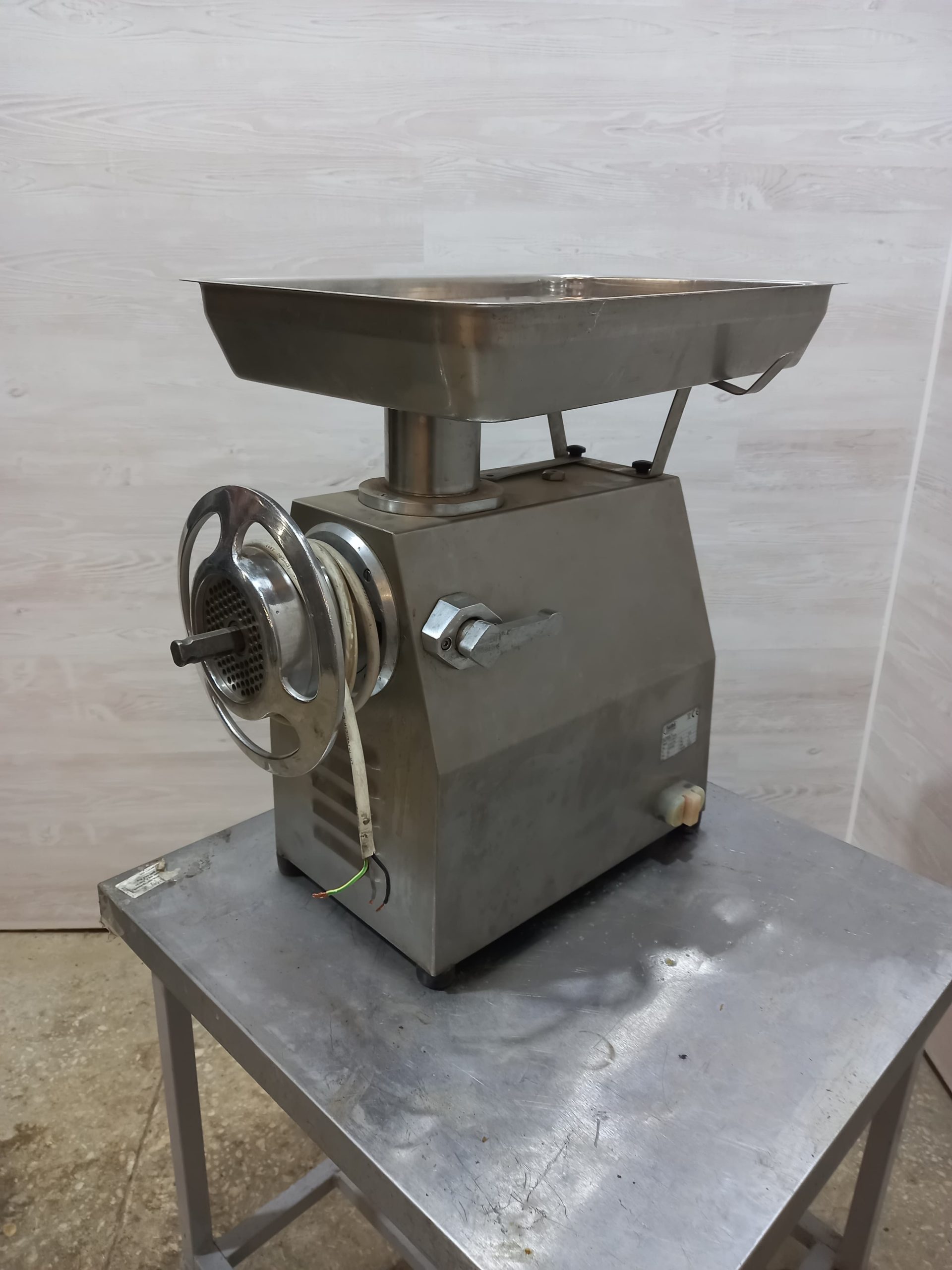 Мясорубка Fama TI 32R FTI 138RUTE бу Мясорубка Fama TI 32R FTI 138RUTE бу