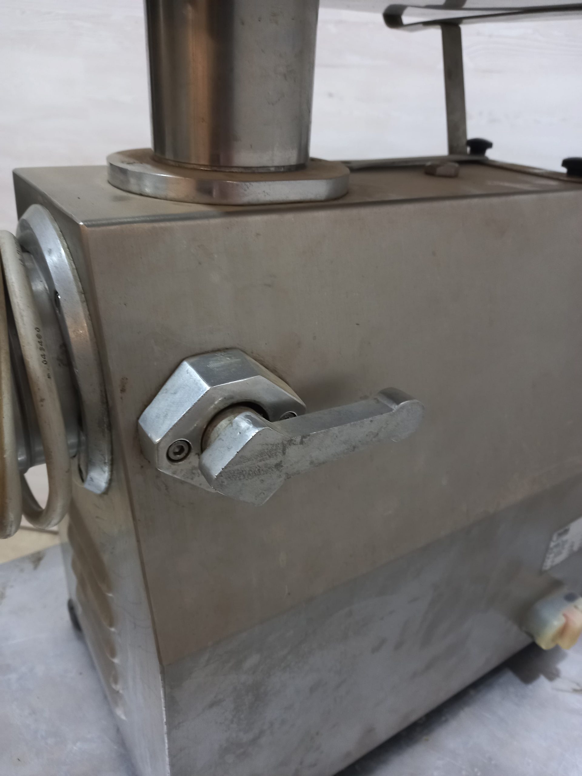 Мясорубка Fama TI 32R FTI 138RUTE бу Мясорубка Fama TI 32R FTI 138RUTE бу