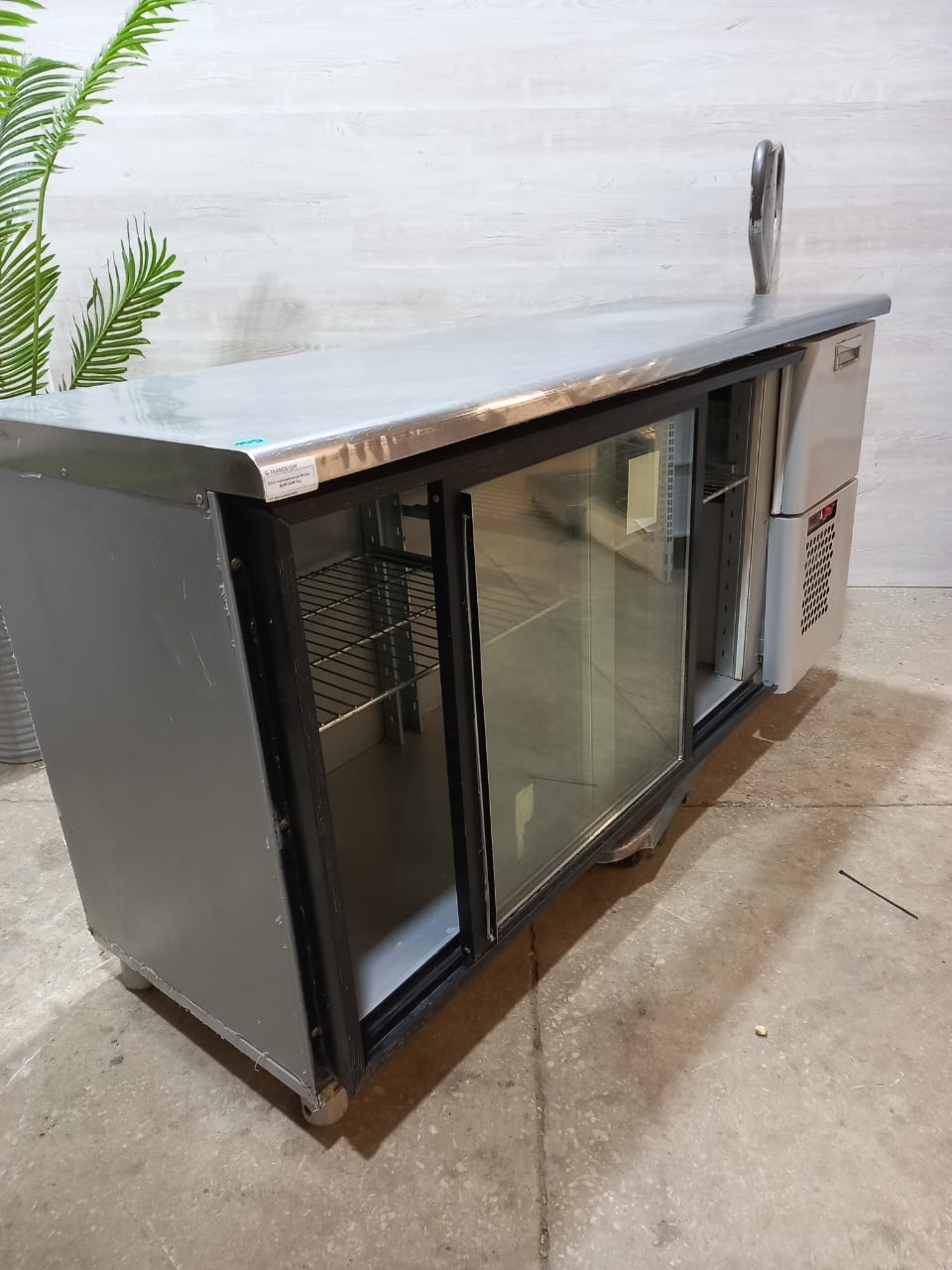 Стол холодильный Rosso BAR-360K б/у Стол холодильный Rosso BAR-360K б/у