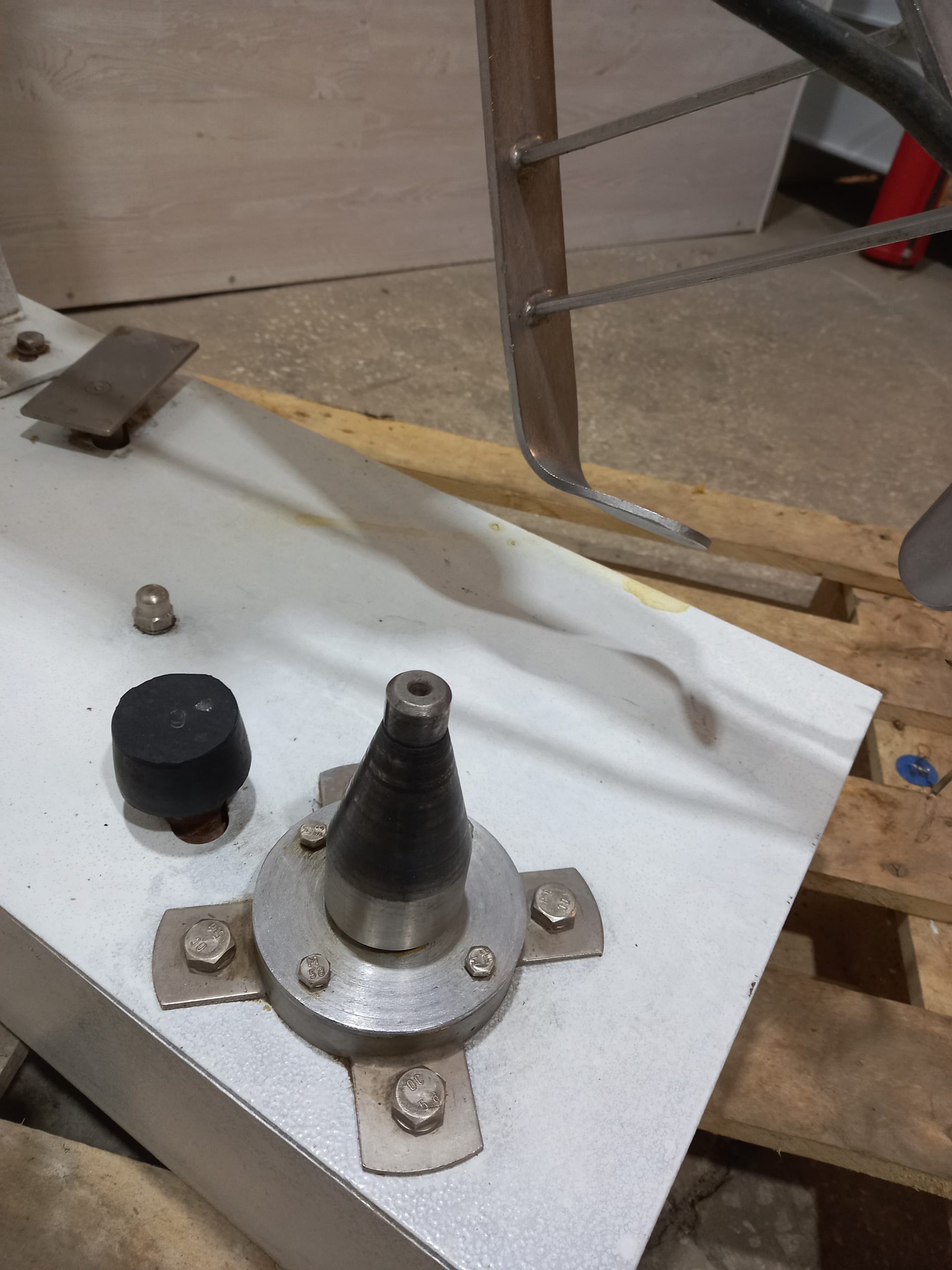 Тестомес ТОРГМАШ МТМ-110 б/у Тестомес ТОРГМАШ МТМ-110 б/у